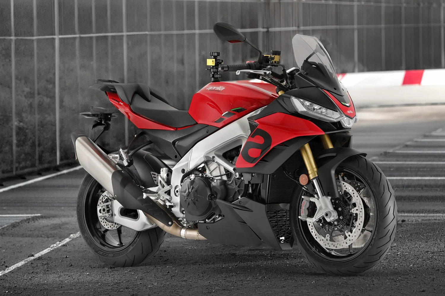 Aprilia Tuono V4