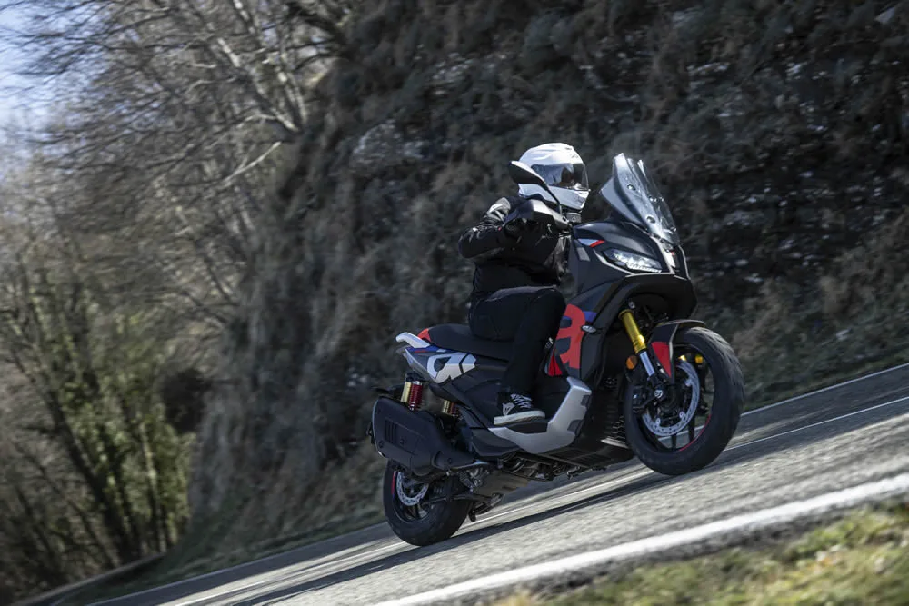 Aprilia SR GT 400