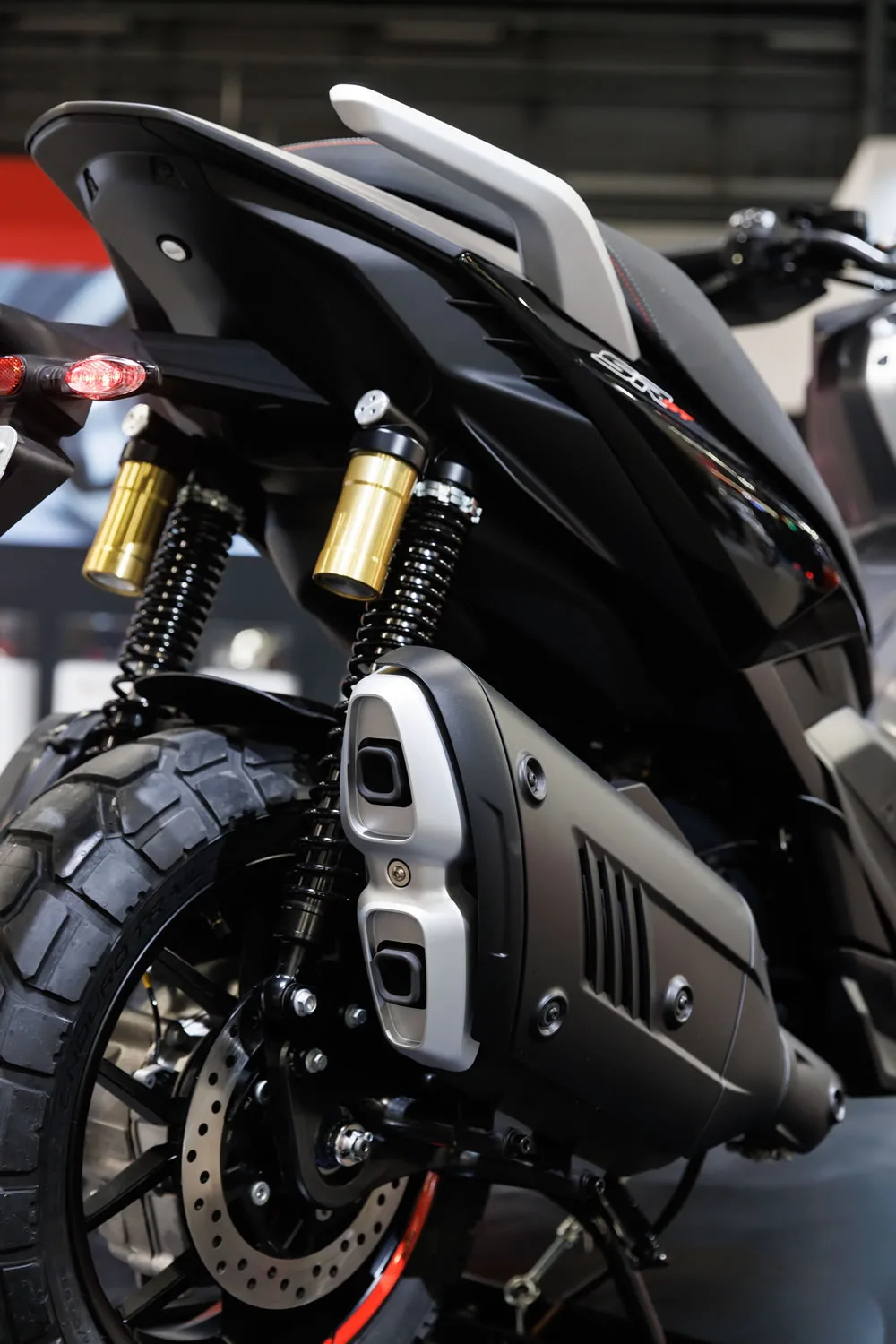 Aprilia SR GT 400