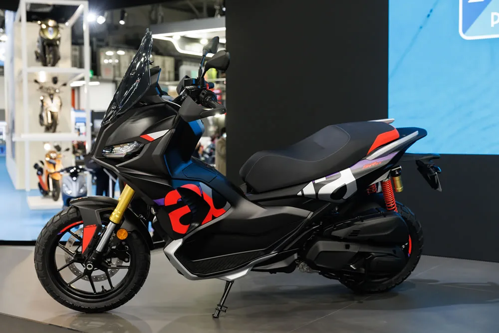 Aprilia SR GT 400