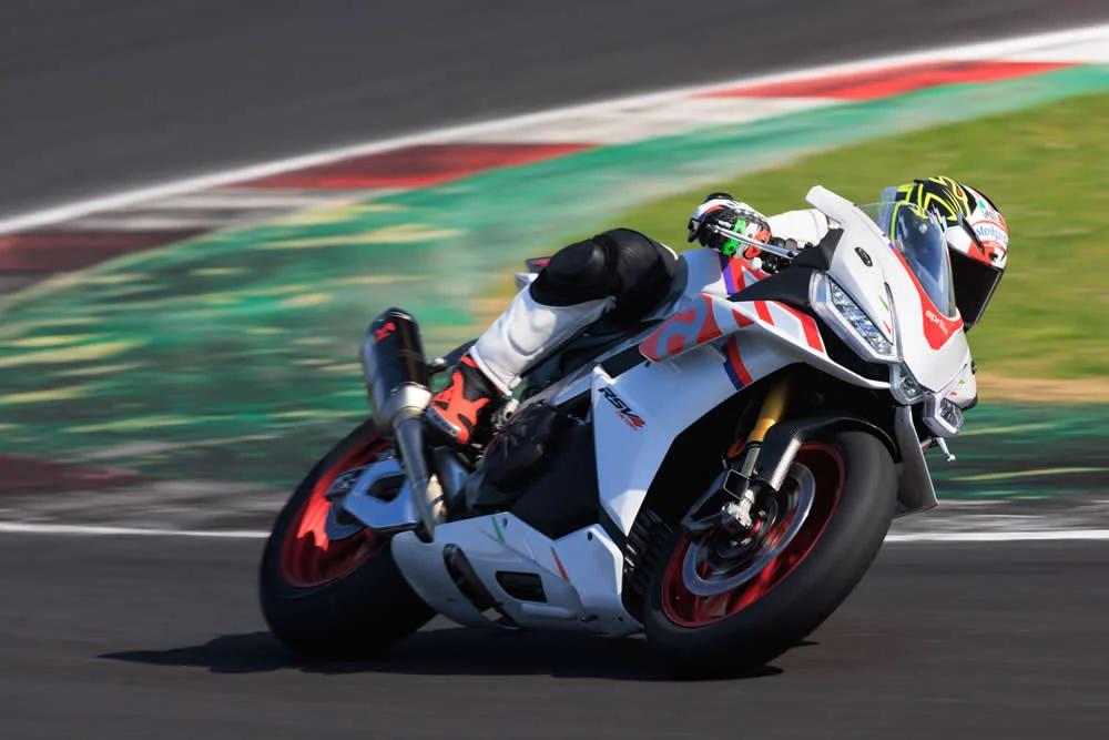 Aprilia RSV4 Factory